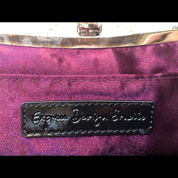 Black express patent leather clutch with shoulder strap - Picture 5 of 6